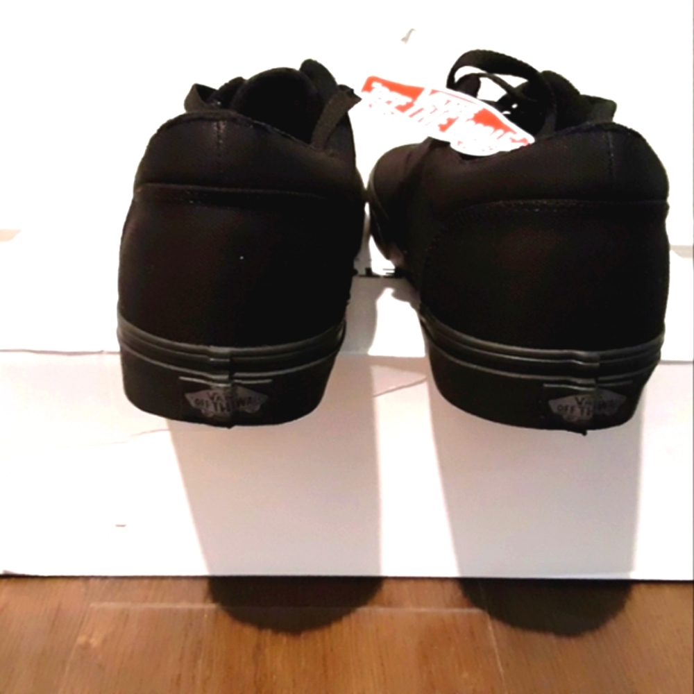 Vans - Picture 4 of 4